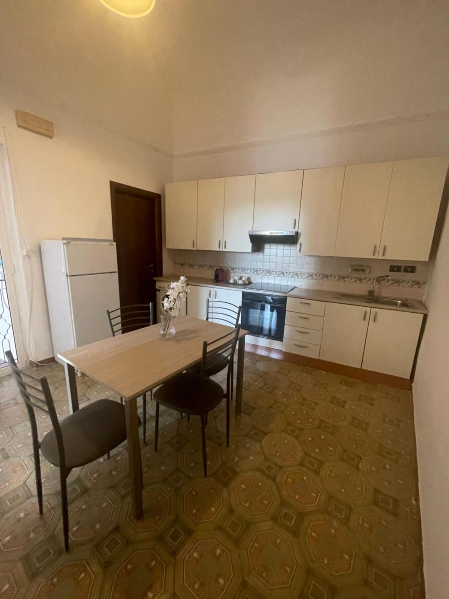 Dimora Pugliese Apartment Bari Luaran gambar